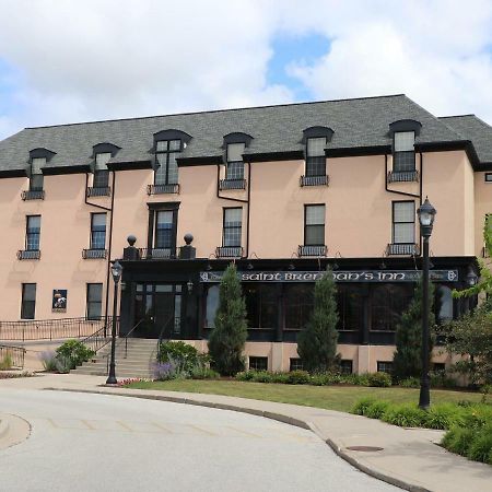 Saint Brendan'S Inn Green Bay Exterior photo