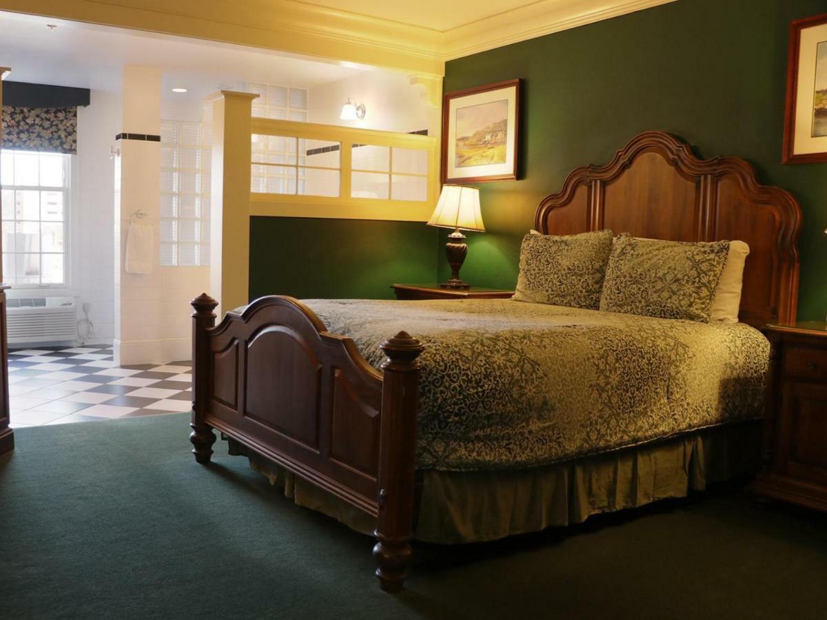 Saint Brendan'S Inn Green Bay Room photo